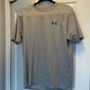 Under Armour NWOT men’s gray drifit shirt.